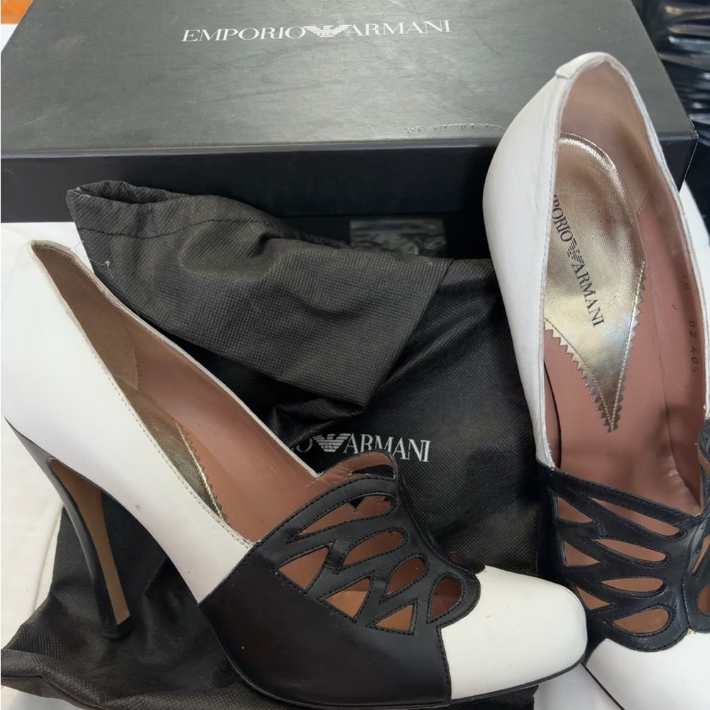 Emporio Armani Black White Leather Cutout Pumps Heels EU 40.5 $575 w/ Box